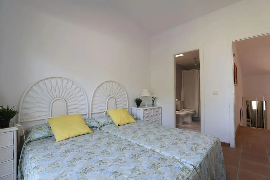Chalet En Conjunto Augusta Golf Novo Sancti Petri