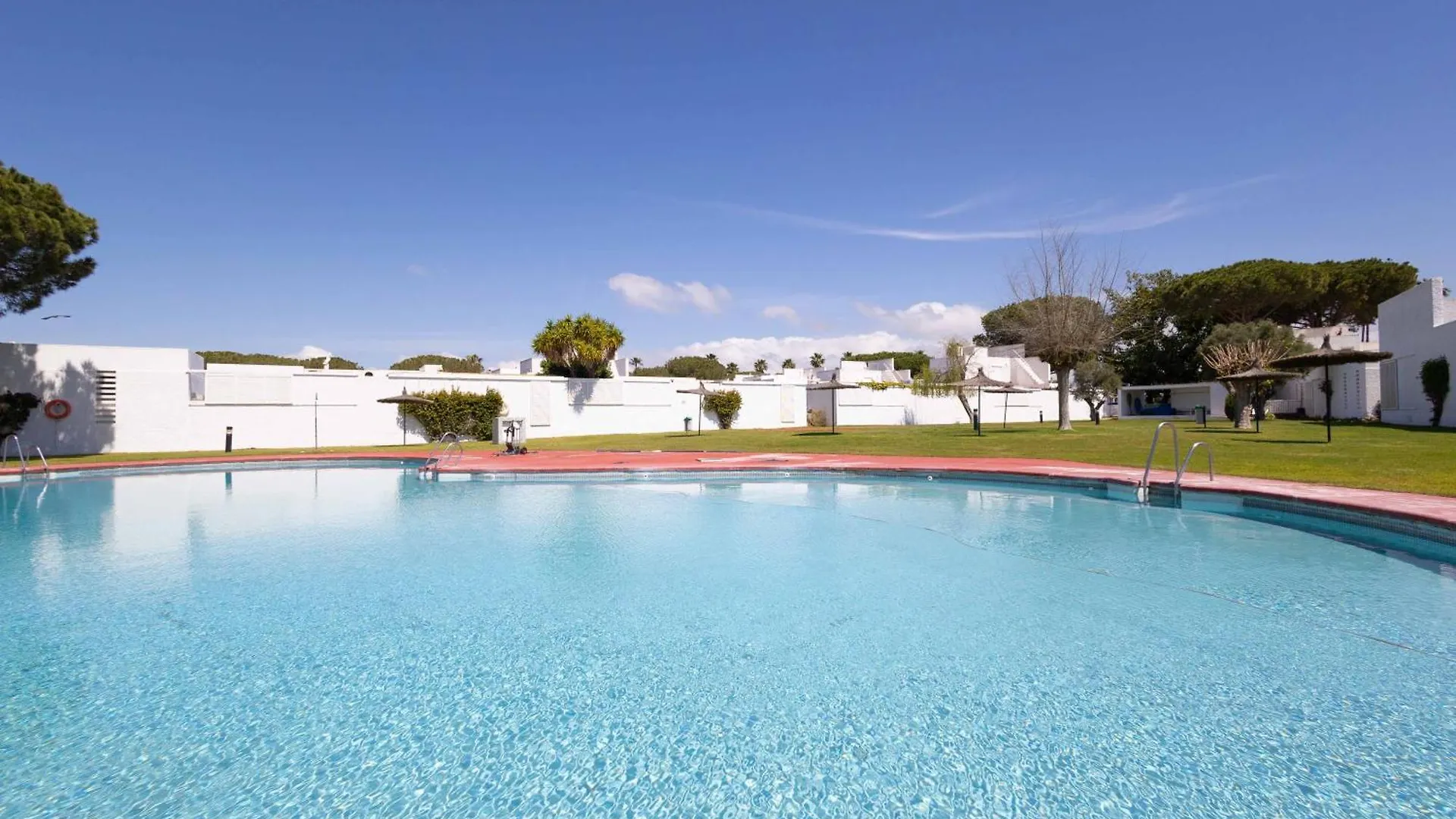 Chalet En Conjunto Augusta Golf Novo Sancti Petri Spain